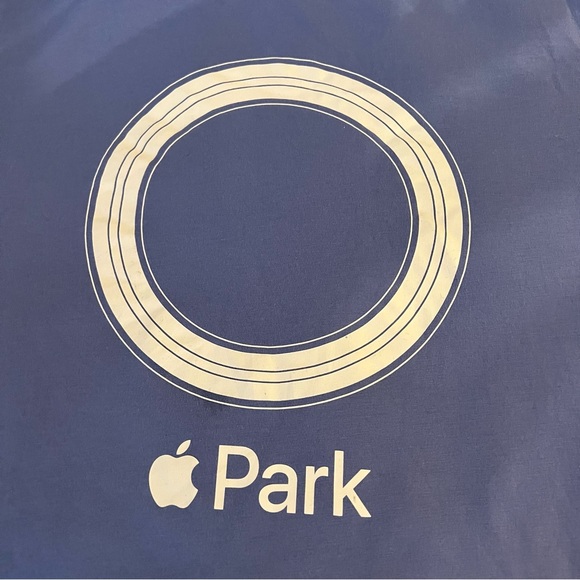 Apple Park T Shirt - Picture 3 of 5